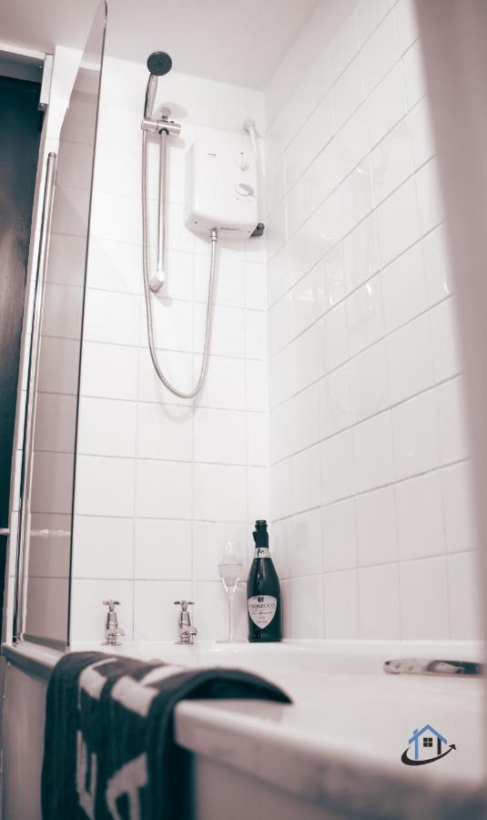 Flat 1 - King Bed, Parking, Workspace, Wi-Fi, Corporates Nottingham Esterno foto